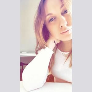 Meet your Posher, Courtney